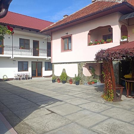 Pensiunea Ileana Novaci-Străini Exterior photo
